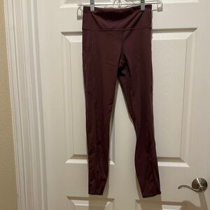 Vuori Women's Leggings in Rich Maroon